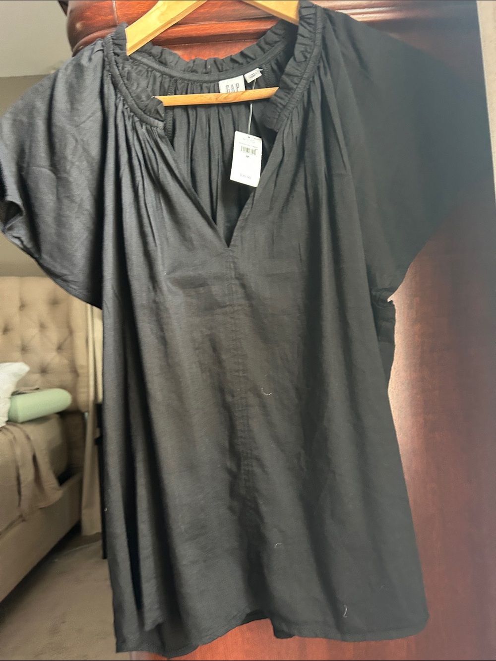 GAP Women’s Black Short-Sleeve Peasant Tunic